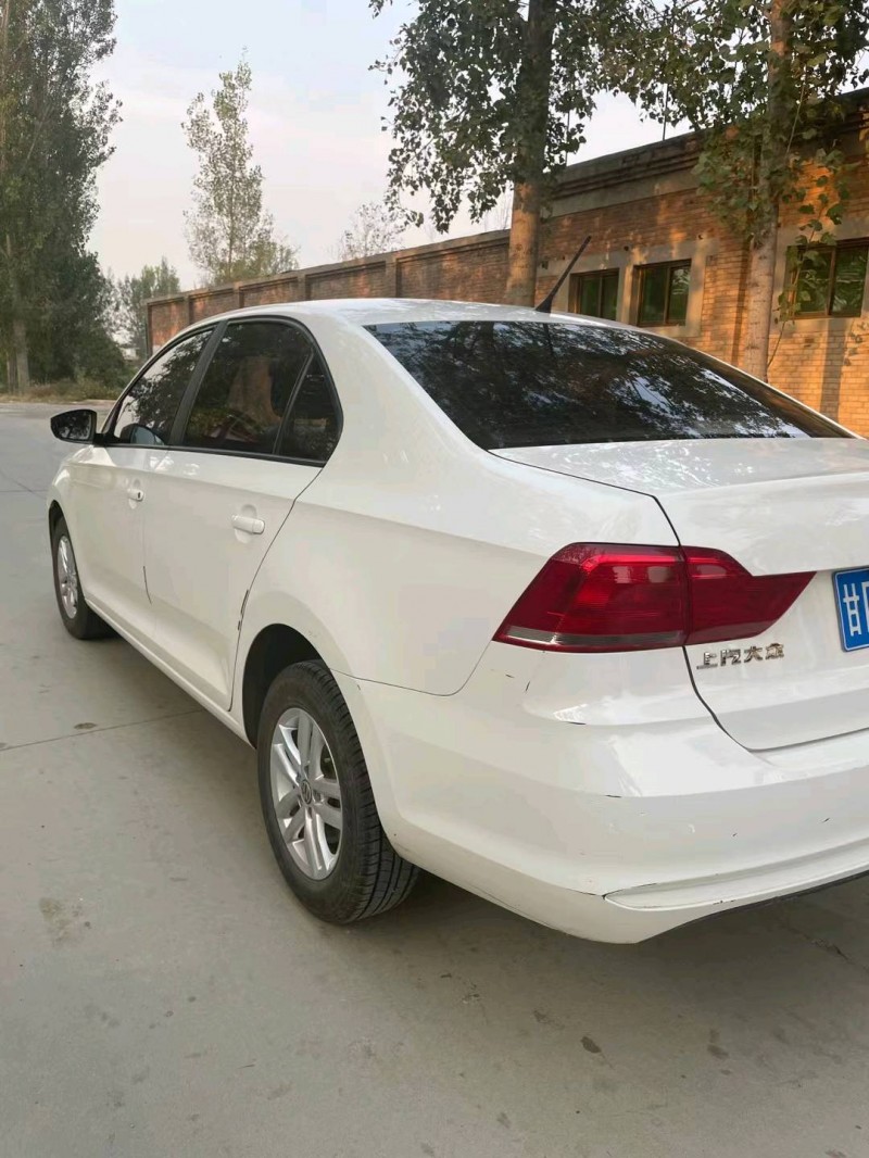 保定19年大众桑塔纳8
