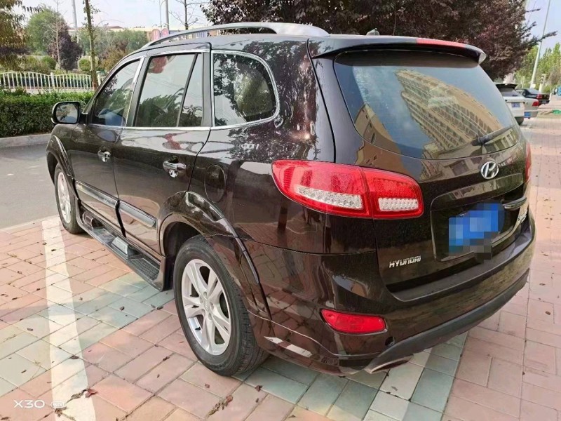 保定11年现代新胜达3