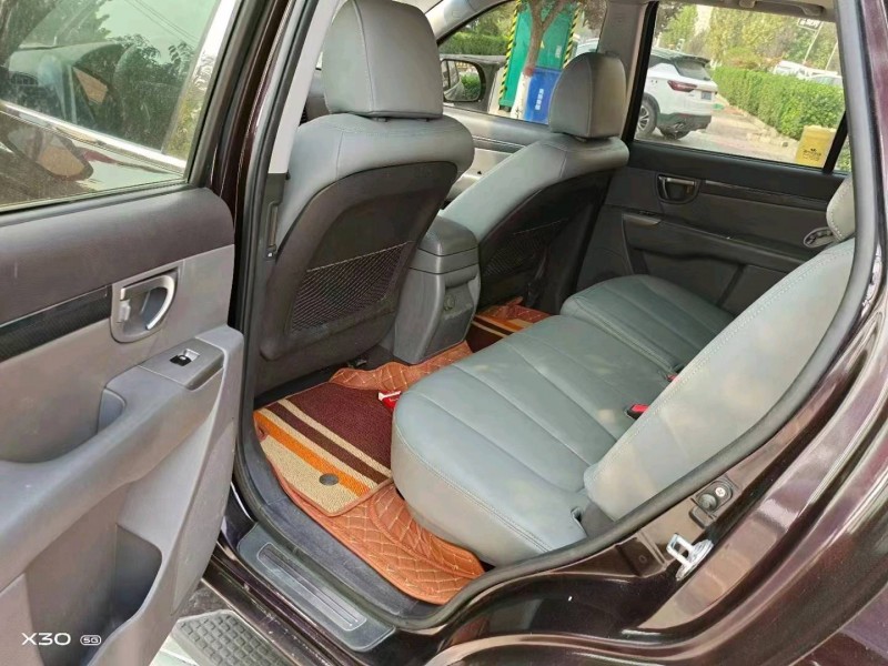 保定11年现代新胜达5