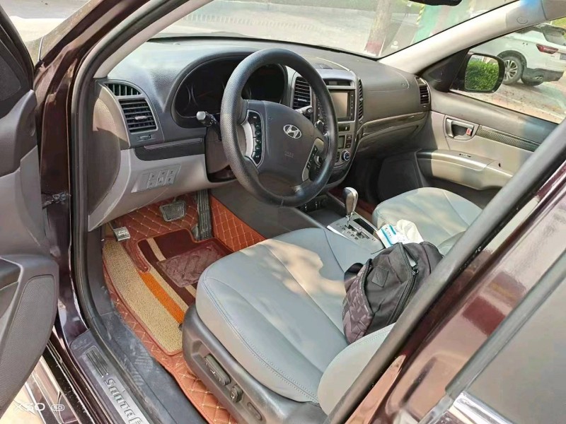 保定11年现代新胜达4