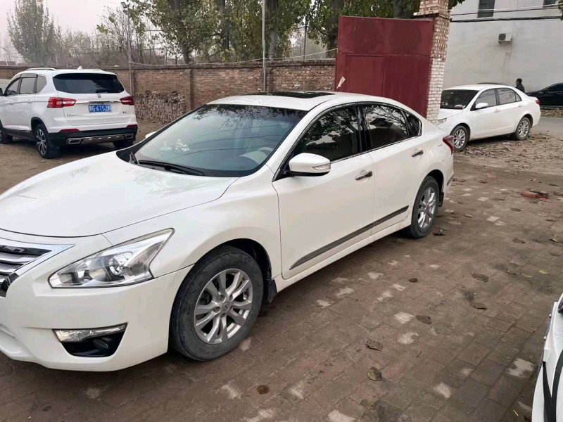 保定13年日产天籁8