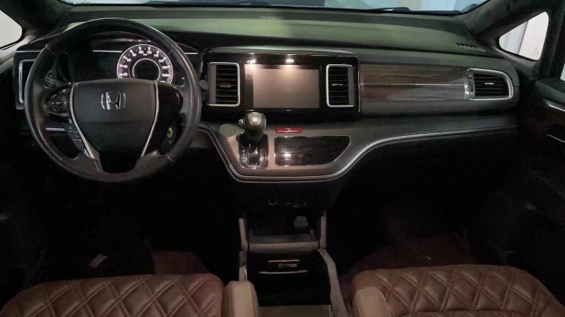 烟台18年本田艾力绅4