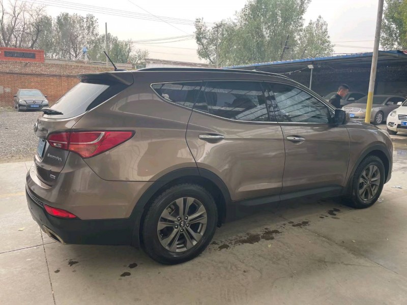 保定15年现代新胜达5