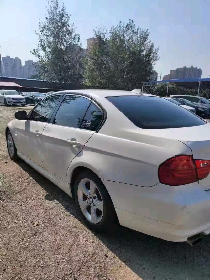 保定12年宝马3系6