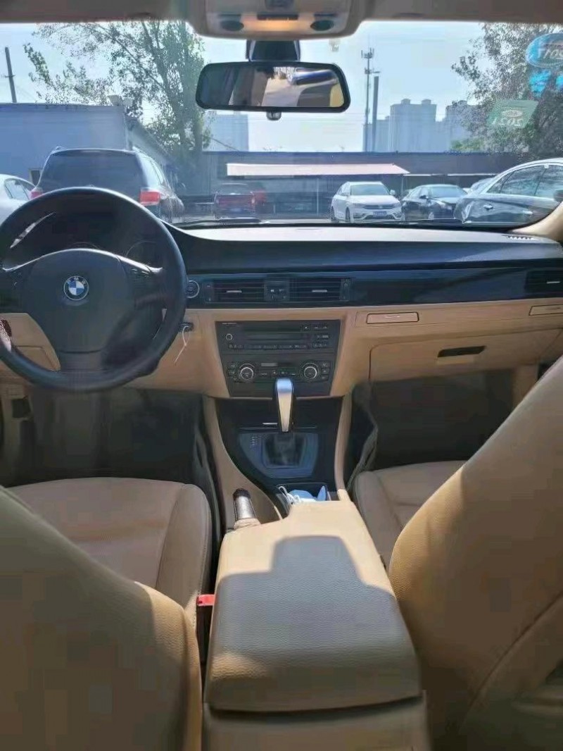 保定12年宝马3系7