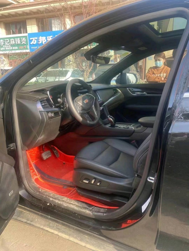 保定21年凯迪拉克XT54