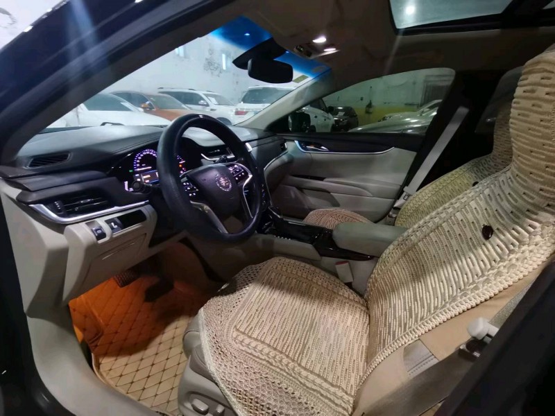 保定13年凯迪拉克XTS8