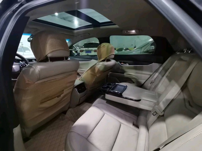 保定13年凯迪拉克XTS7