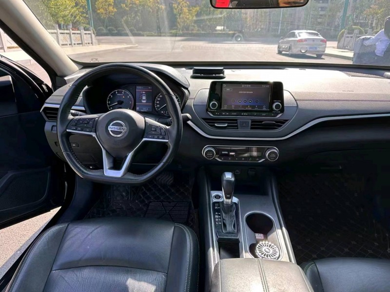 保定21年日产天籁3