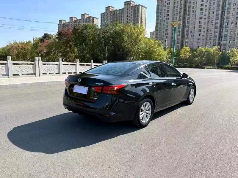 保定21年日产天籁8