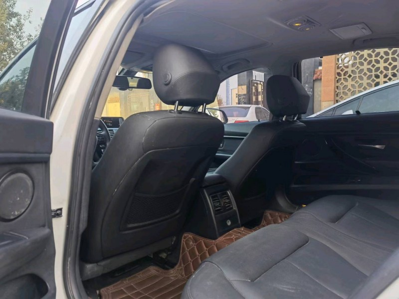 保定17年宝马3系8