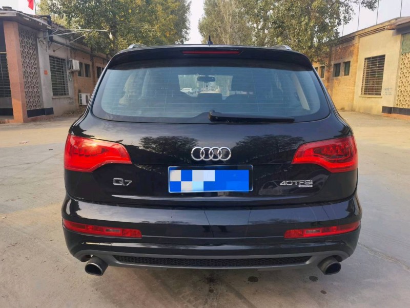 保定13年奥迪Q78