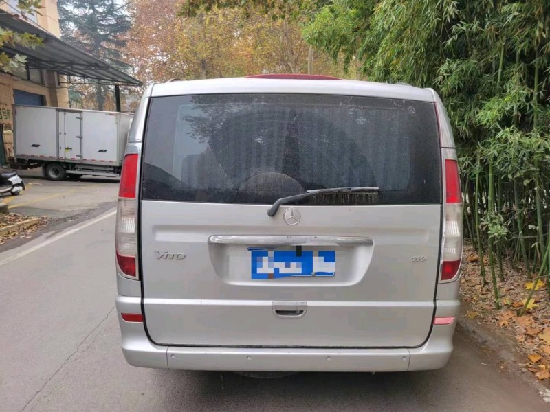 邢台13年奔驰威霆8