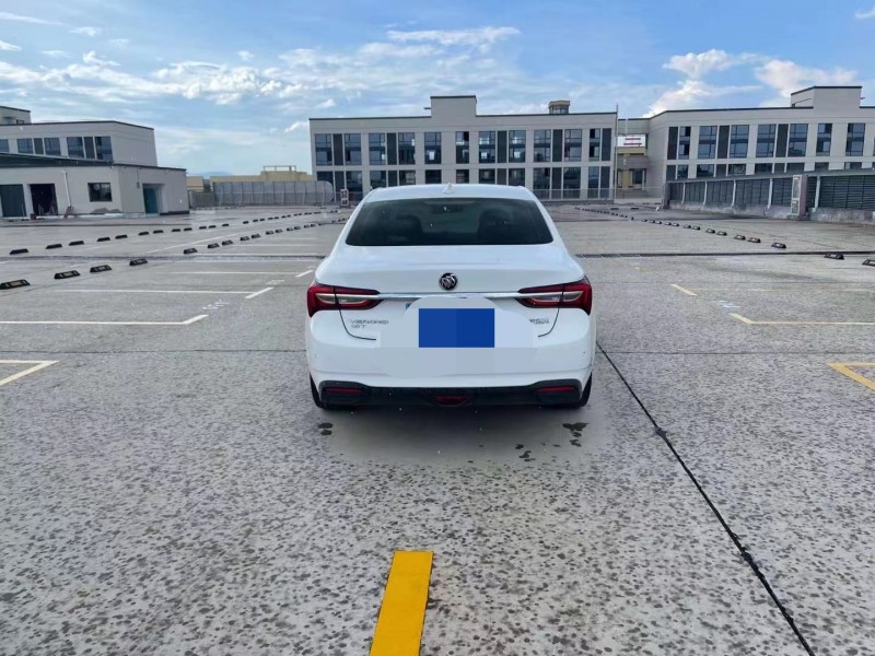 嘉兴21年别克威朗5