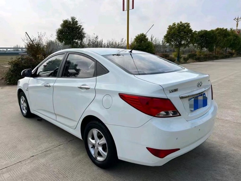 盐城13年现代瑞纳5