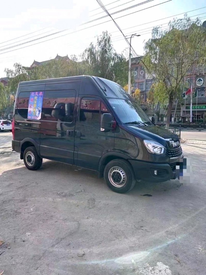 枣庄22年依维柯房车2