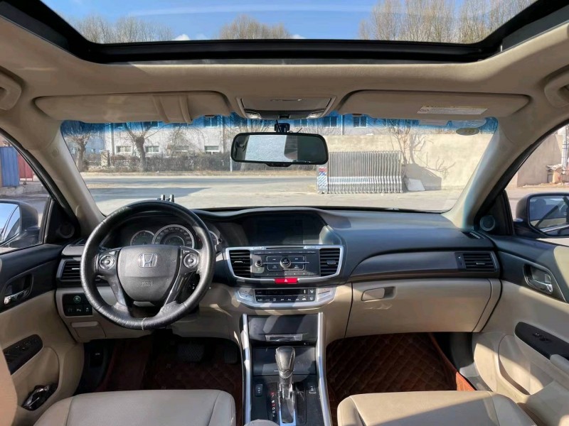 沈阳14年本田雅阁8