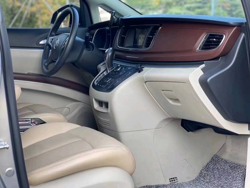 枣庄19年别克GL82