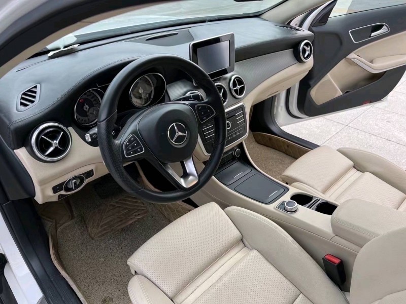 枣庄17年奔驰GLA6