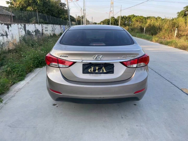广州14年现代朗动9