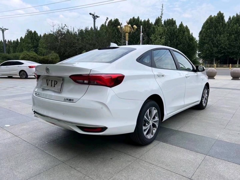 枣庄22年别克威朗2