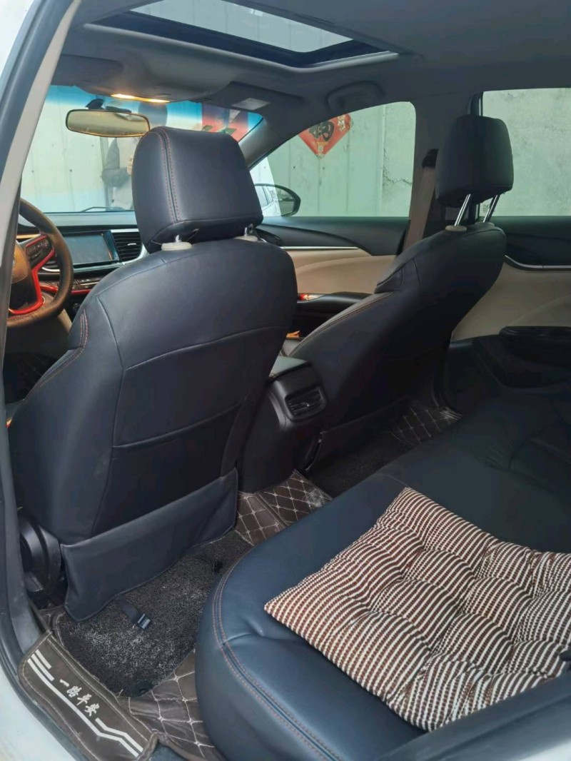 济宁15年别克英朗5