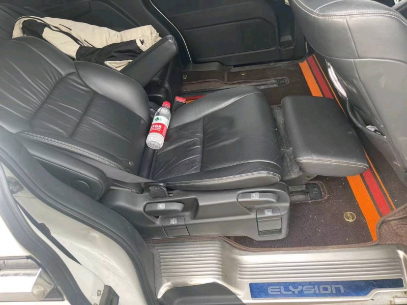 邯郸17年本田艾力绅2