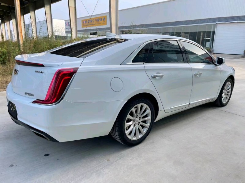 济宁19年凯迪拉克XTS8