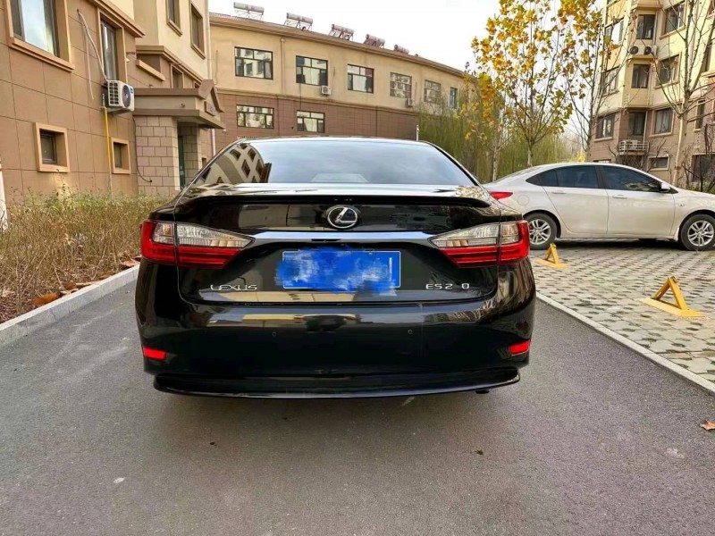 邯郸17年雷克萨斯ES8