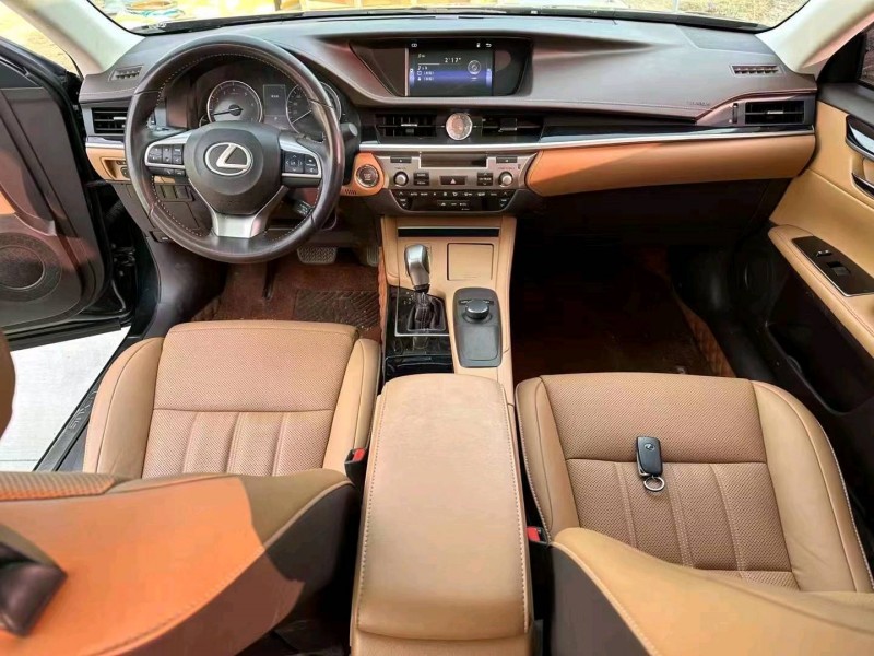 邯郸17年雷克萨斯ES7