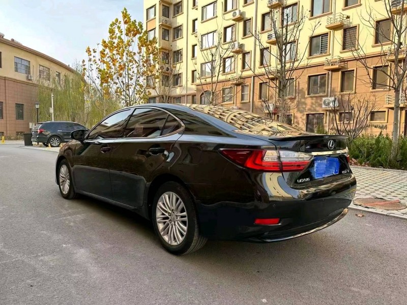 邯郸17年雷克萨斯ES2