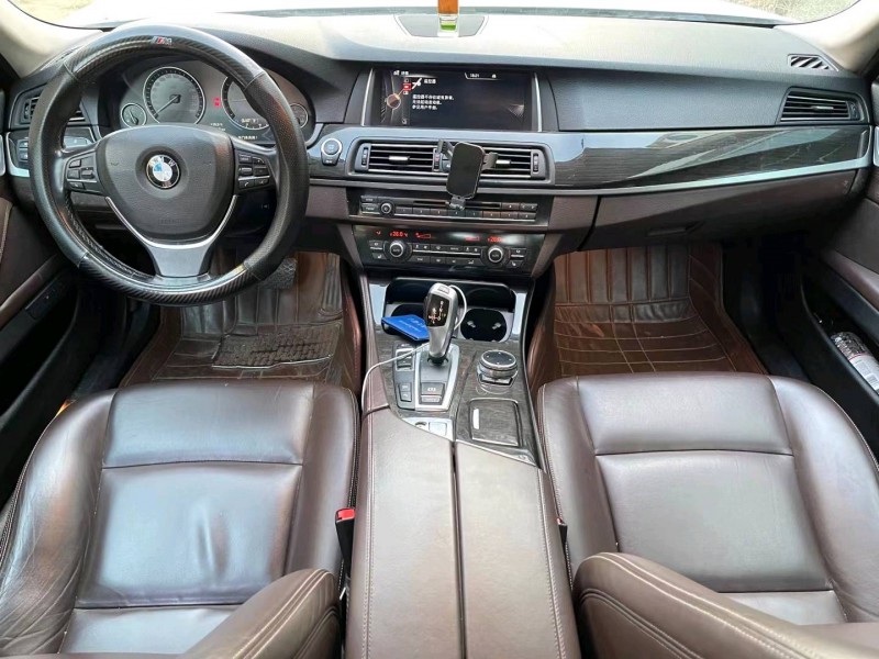 济宁15年宝马5系4