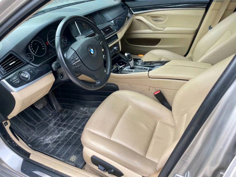 济宁15年宝马5系8