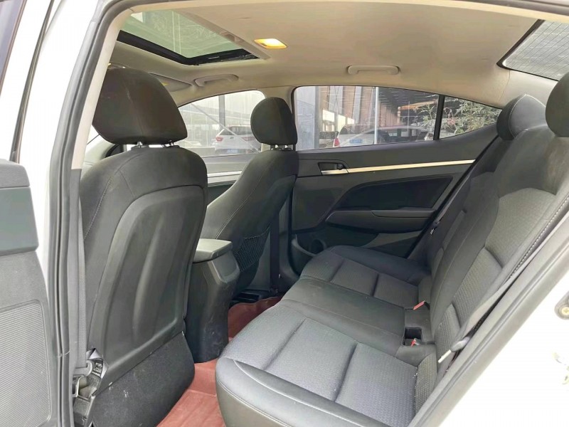 济宁18年现代领动6