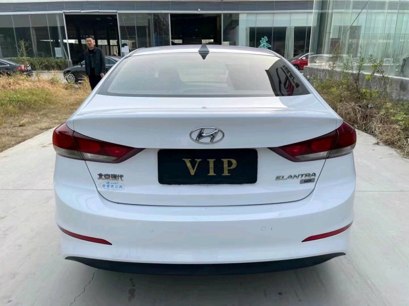 济宁18年现代领动1