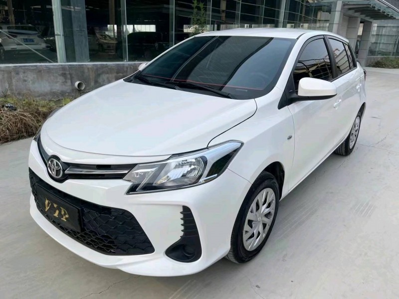 济宁22年丰田威驰3