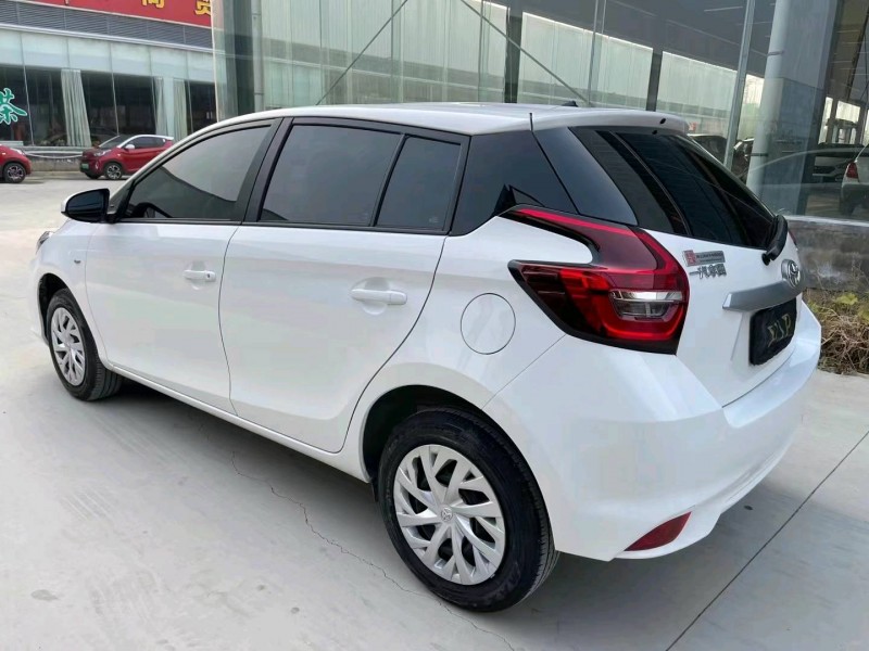 济宁22年丰田威驰7