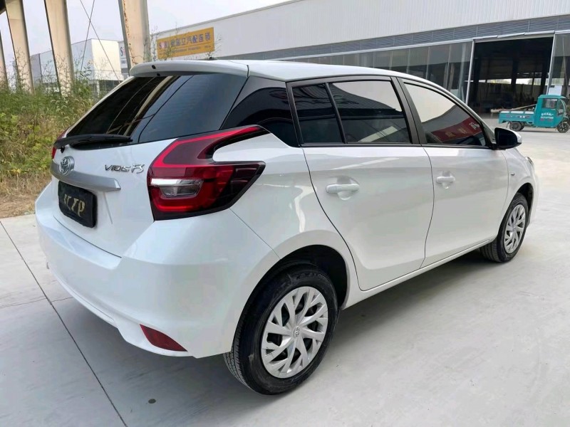 济宁22年丰田威驰8