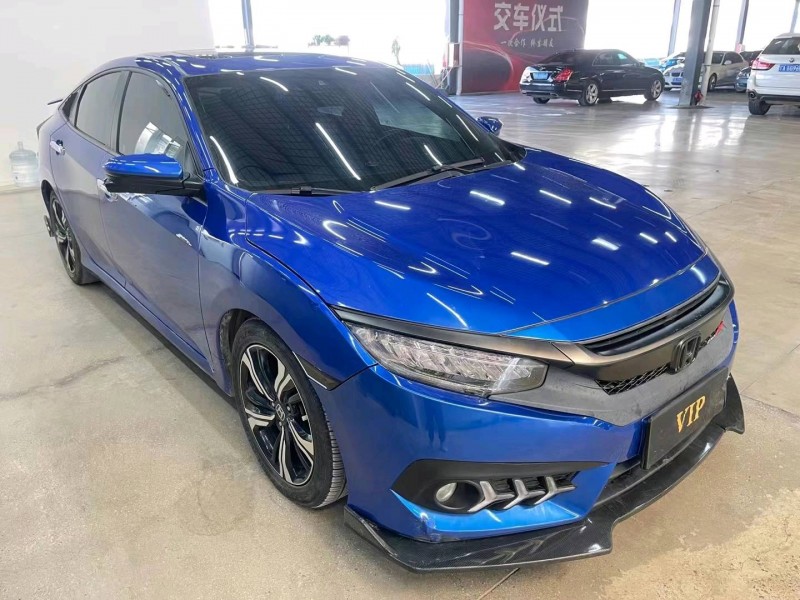 济宁17年本田思域2