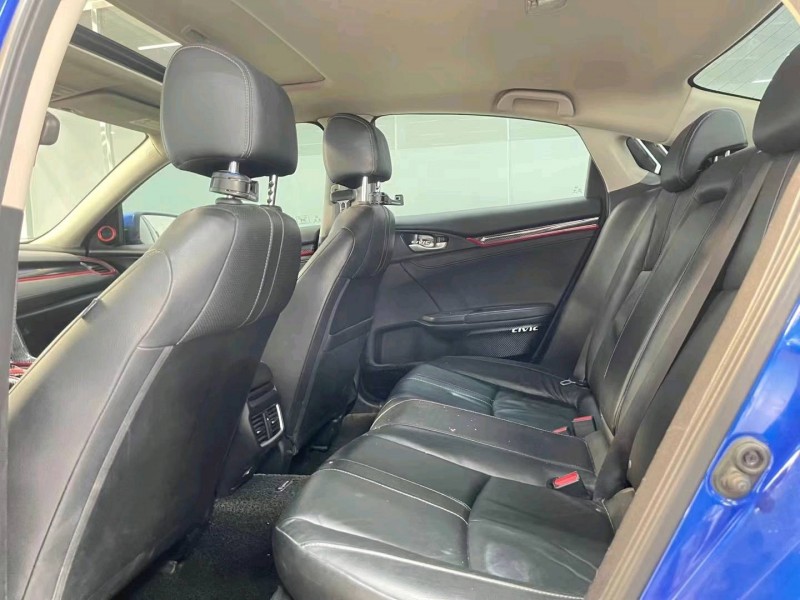 济宁17年本田思域4