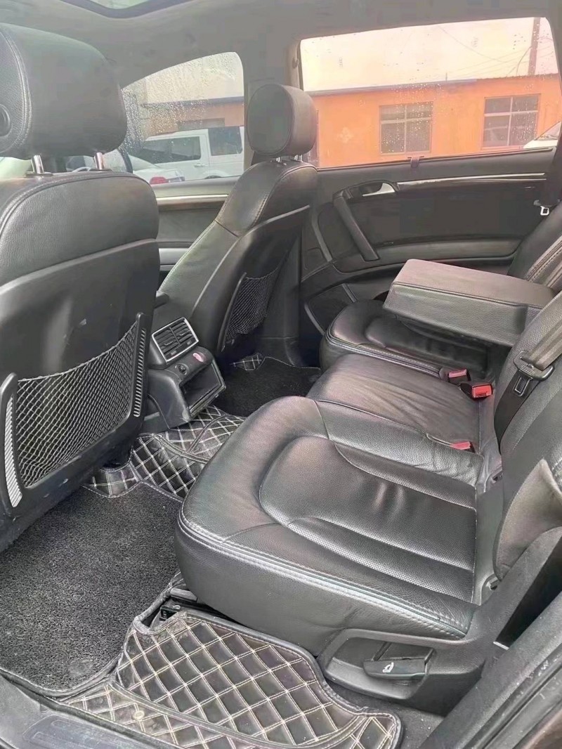 济宁13年奥迪Q76