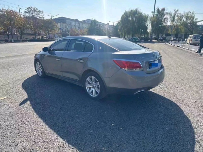 枣庄13年别克君越7