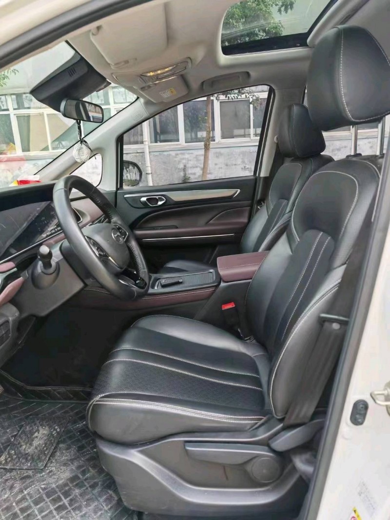 济南21年传祺M64