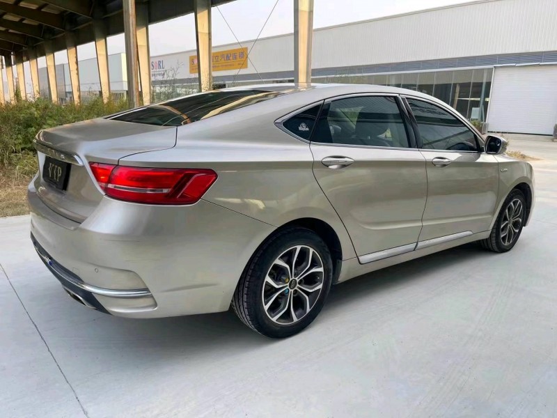 济宁18年吉利博瑞8