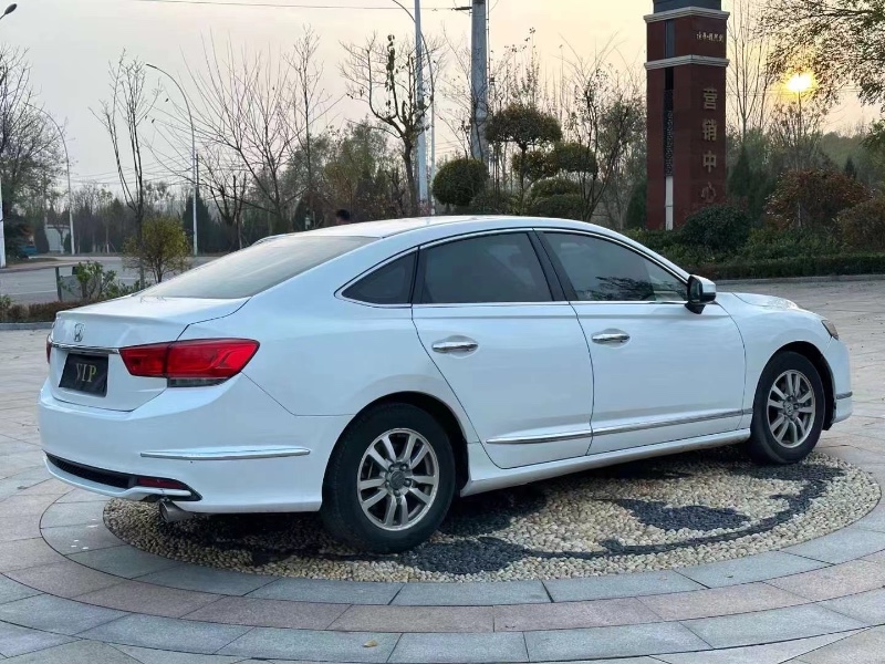 青岛16年本田思铂睿2