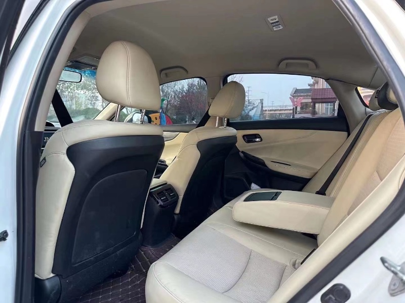 青岛16年本田思铂睿6