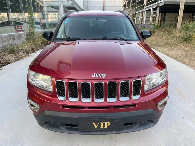 济宁13年Jeep指南者1