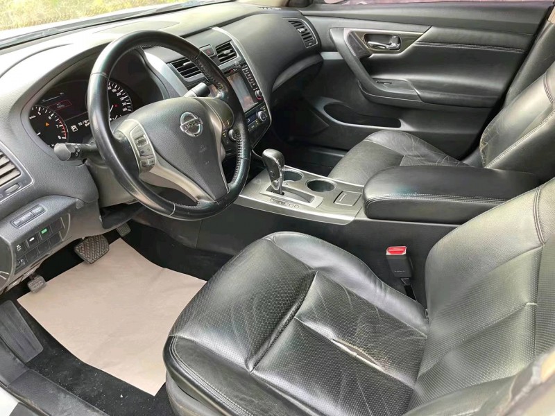 济宁13年日产天籁6