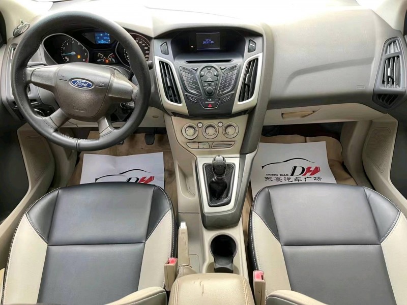 济宁13年福特福克斯5