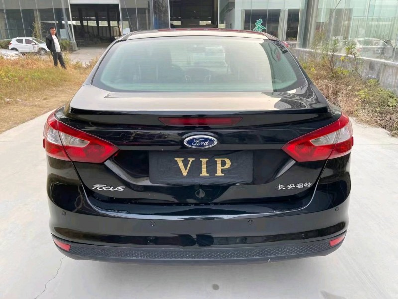 济宁13年福特福克斯9